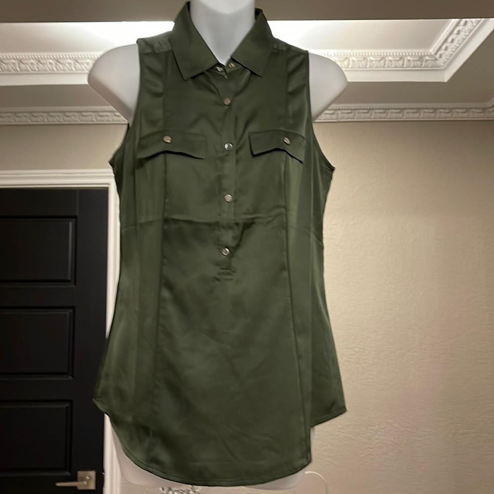 White House Black Market dark emerald green sleeveless blouse size XS